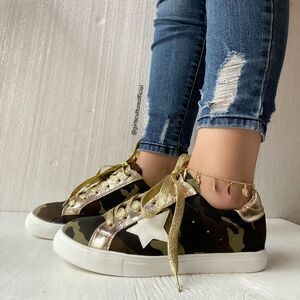 Camouflage Star Sneakers